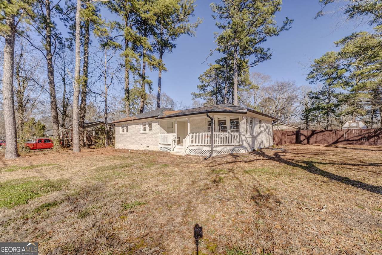136 Elliott Drive - Photo 1