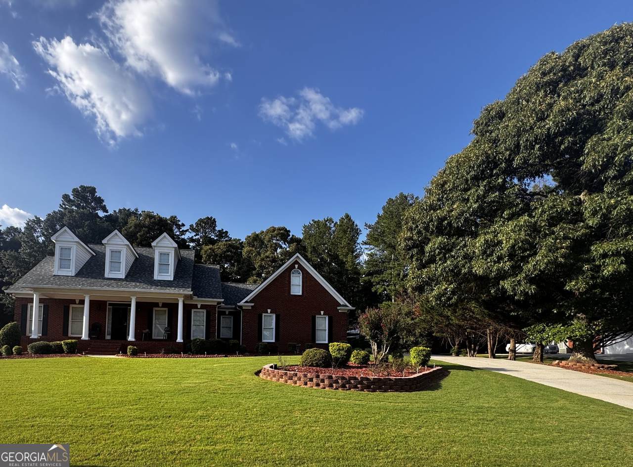 1820 Lancaster Drive - Photo 1