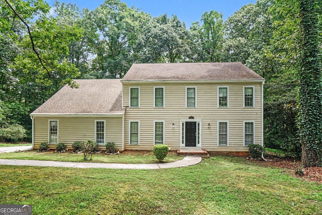 3884 Hunting Ridge Drive - Photo 1