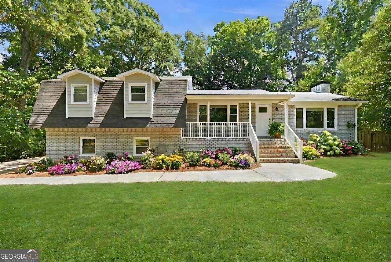 173 Brookwood Drive - Photo 1