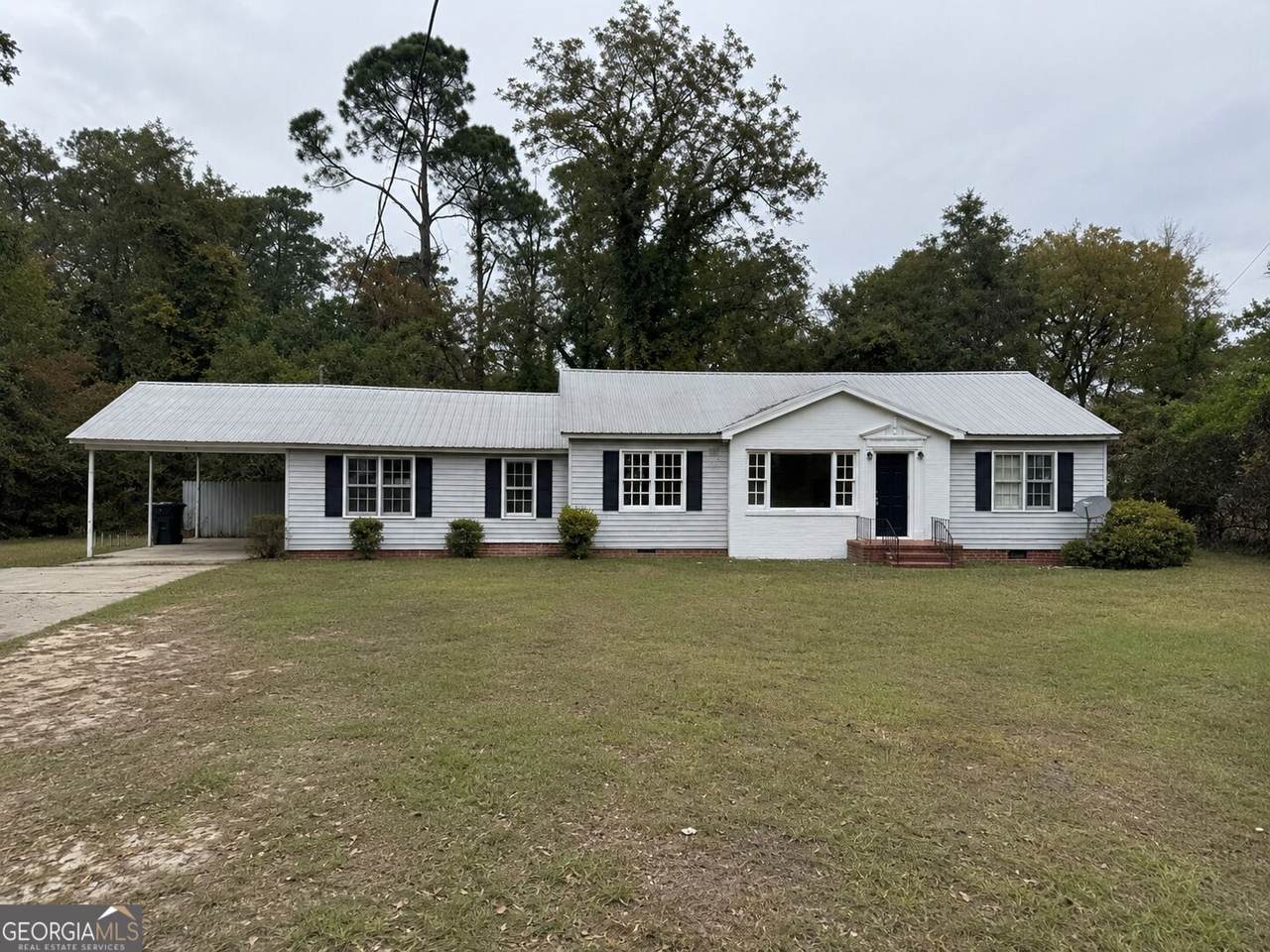 626 Sycamore Street - Photo 1
