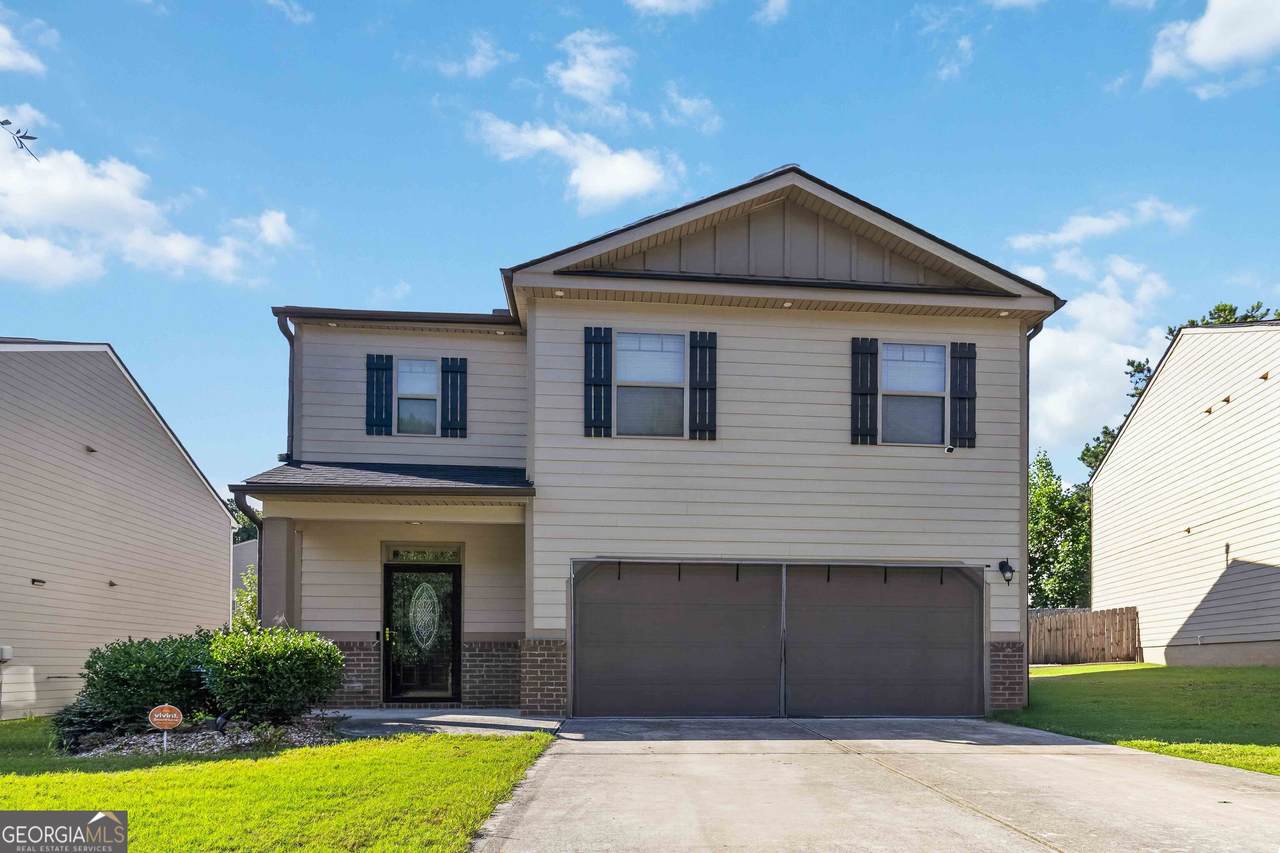 3744 Hampshire Walk - Photo 1