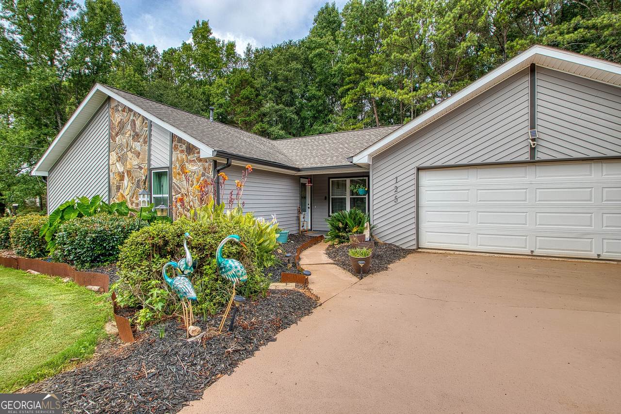 125 Grandchester Way - Photo 1