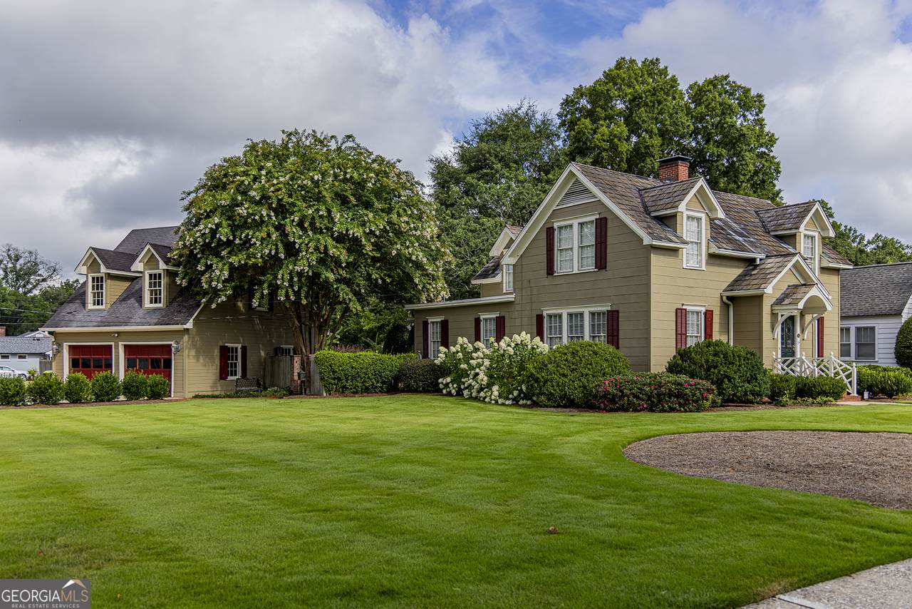 403 College Street - Photo 1