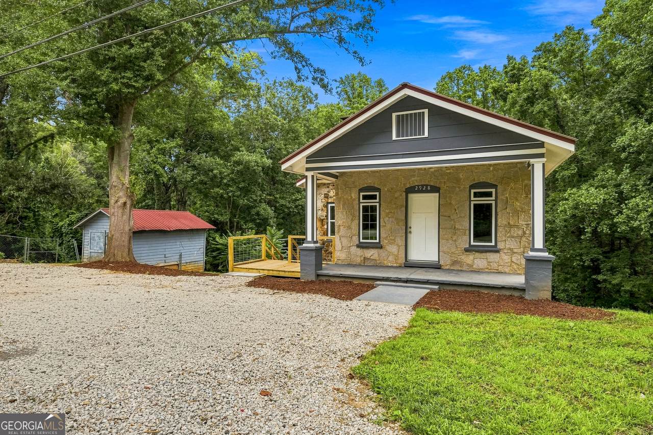 2928 Old Cornelia Highway - Photo 1