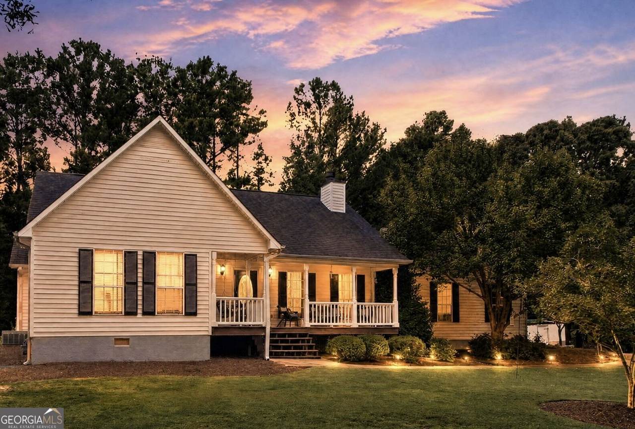 305 Annie Lane - Photo 1