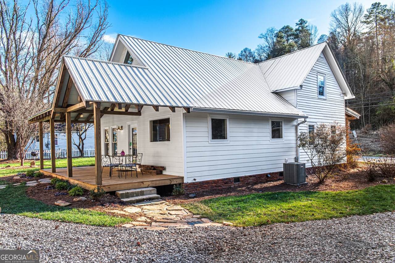 8679 Lakewood Highway - Photo 1