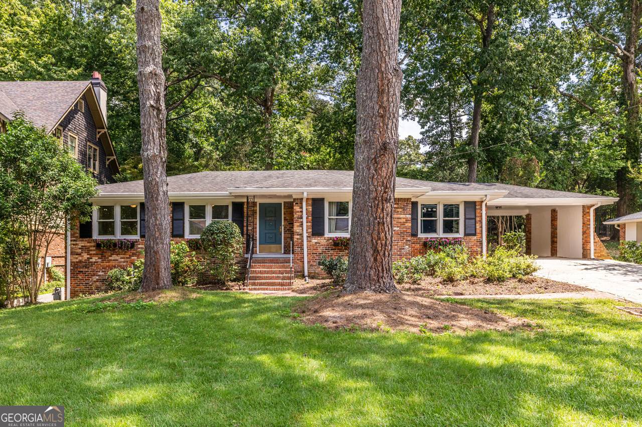 693 Superior Avenue - Photo 1