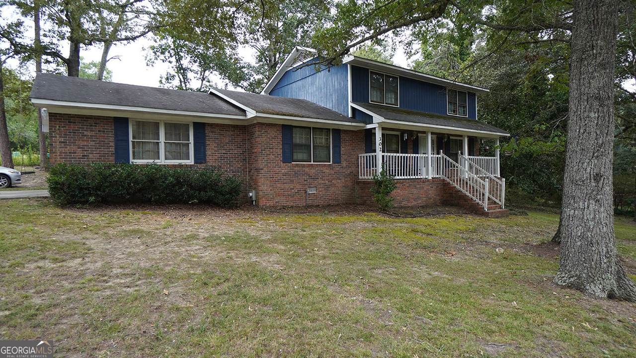 302 Ridgewood Road - Photo 1