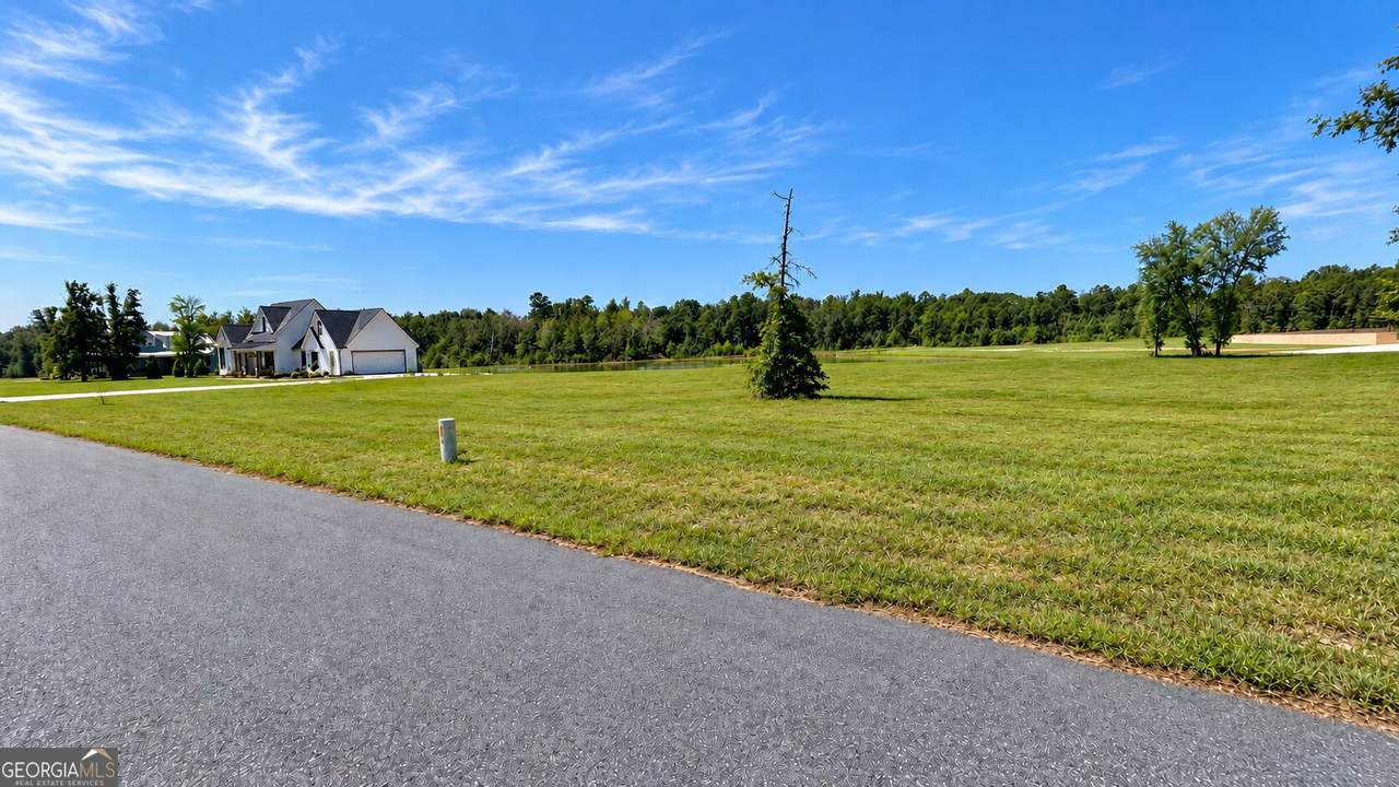 1435 Paris Avenue - Photo 1