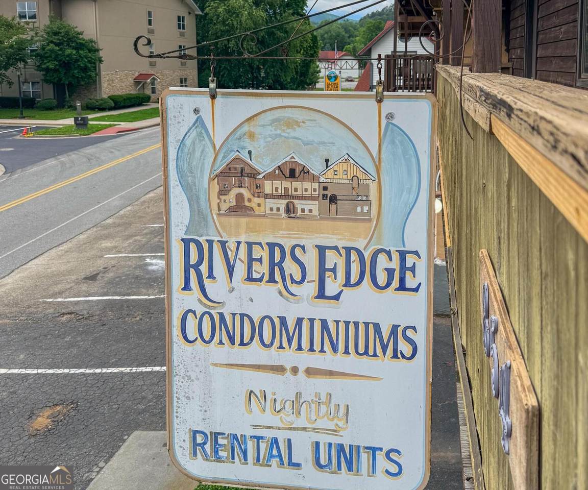 854 Edelweiss Strasse - Photo 1