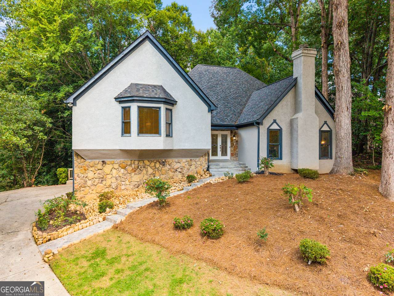 210 Wessex Court - Photo 1