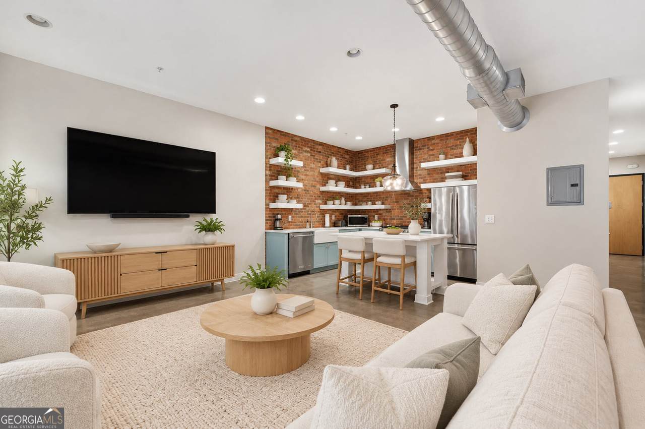 680 Greenwood Avenue - Photo 1