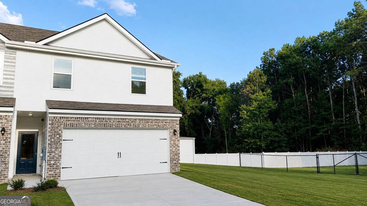 5440 Biltmore Drive - Photo 1