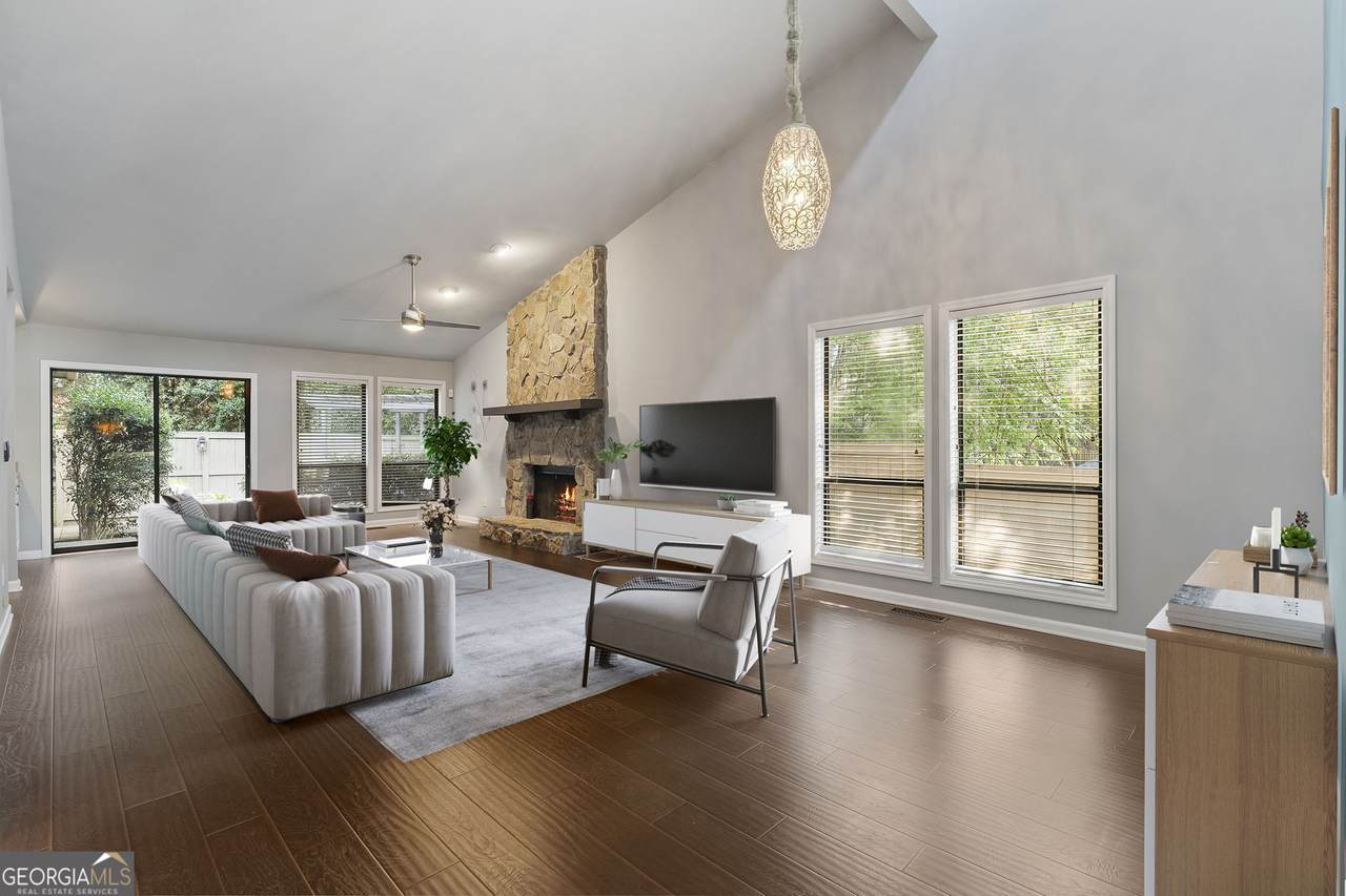 3000 Sawtooth Circle - Photo 1