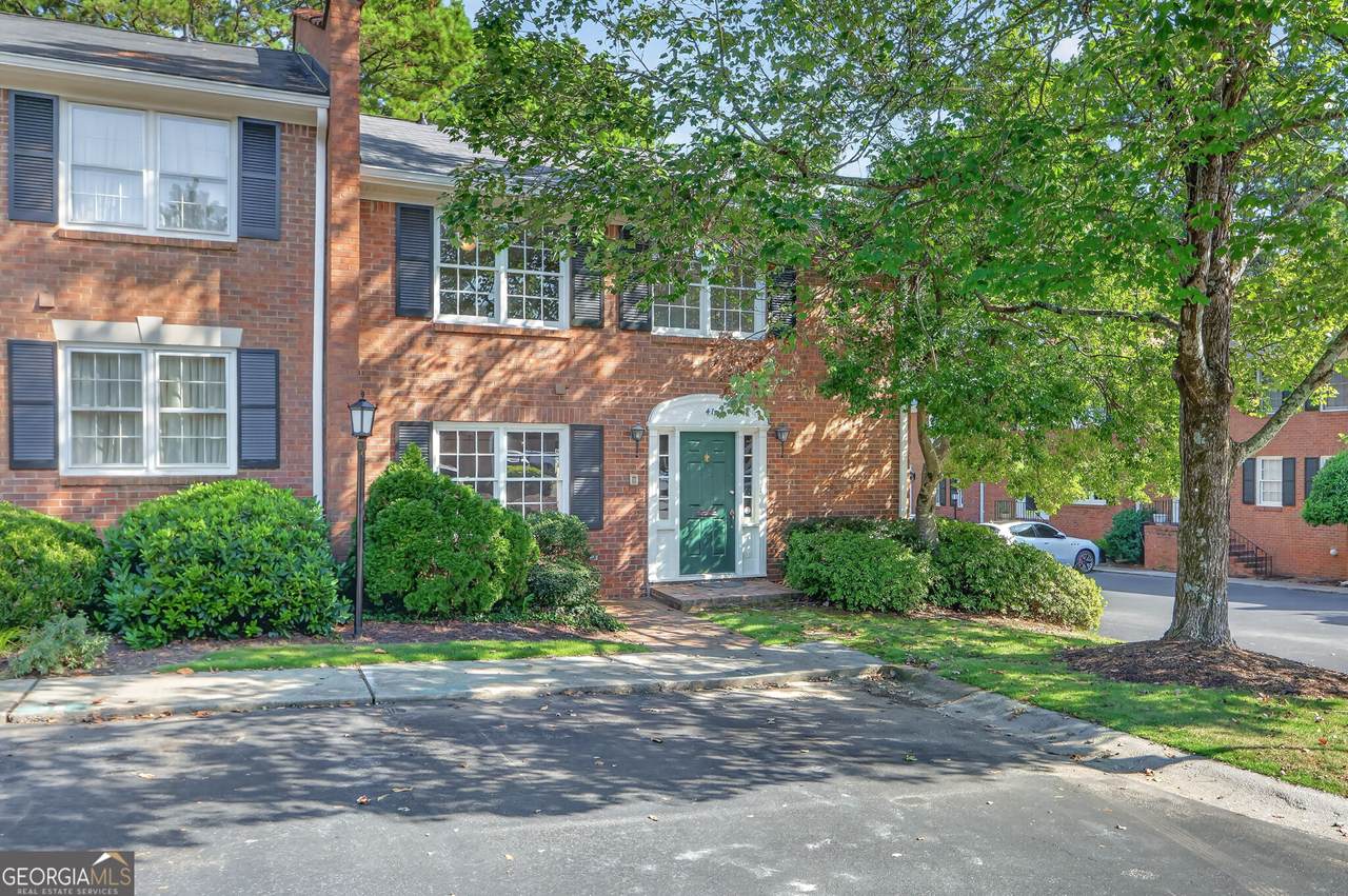 4620 Wieuca Road - Photo 1