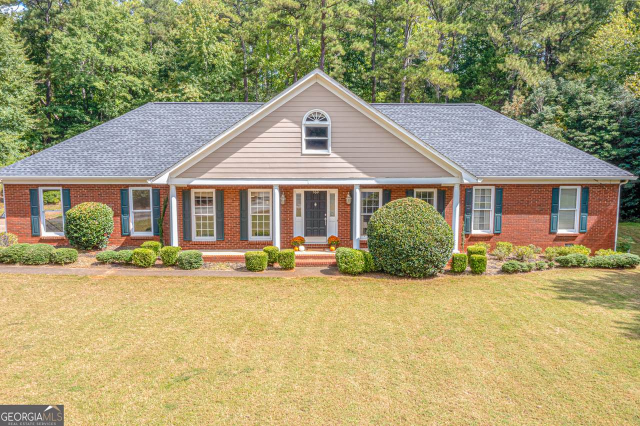 560 Saddle Crest Drive - Photo 1