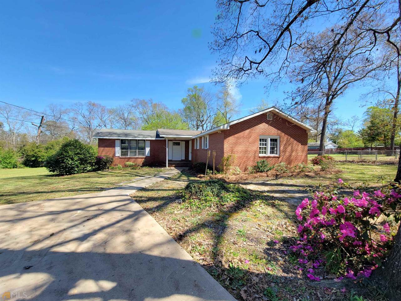 114 Fisher St - Photo 1