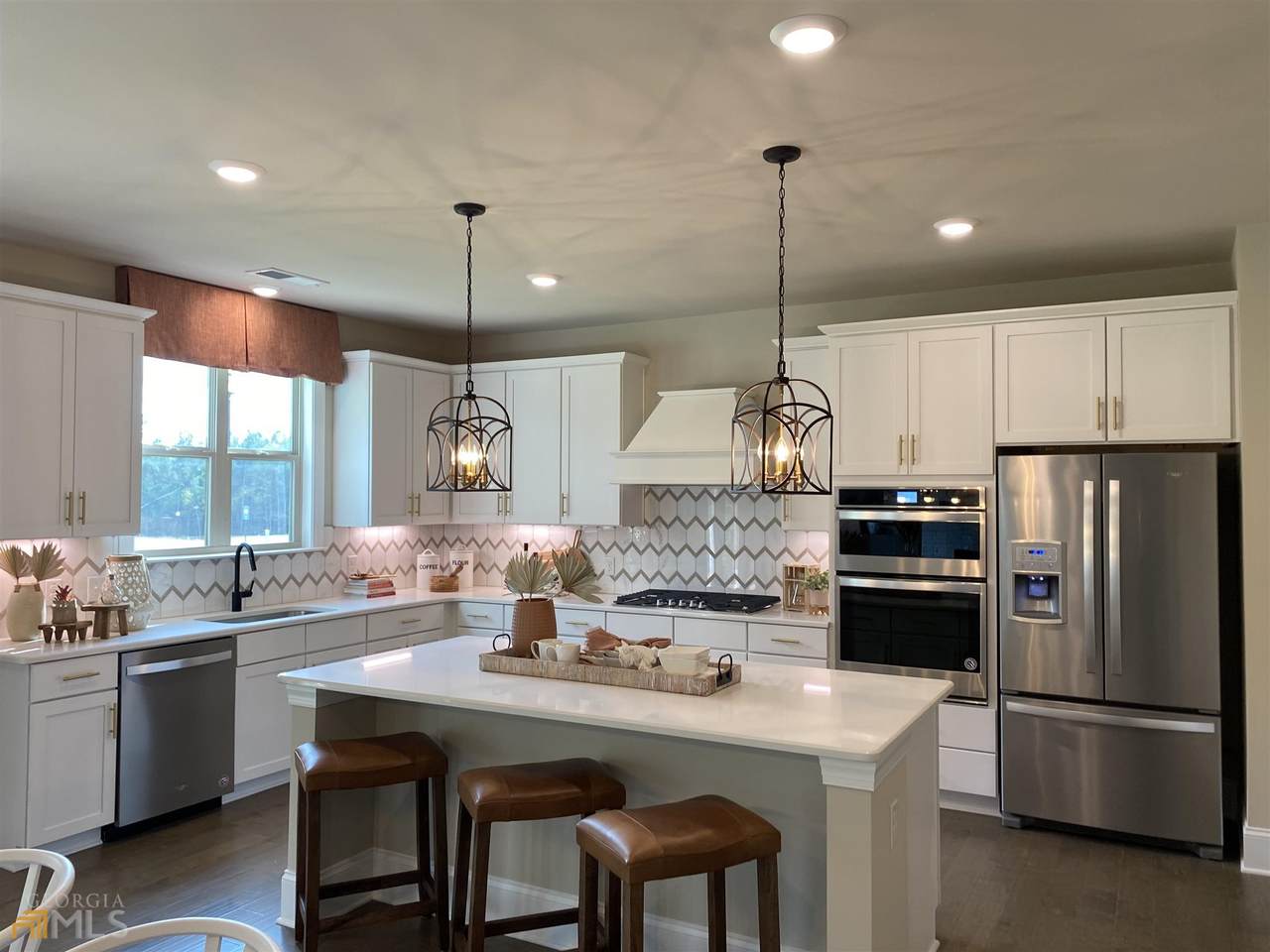 702 Lanarck Way - Photo 1