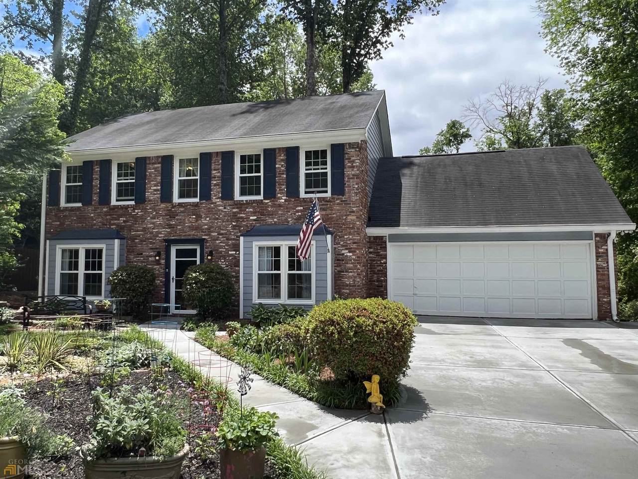 1427 Churchill Way - Photo 1