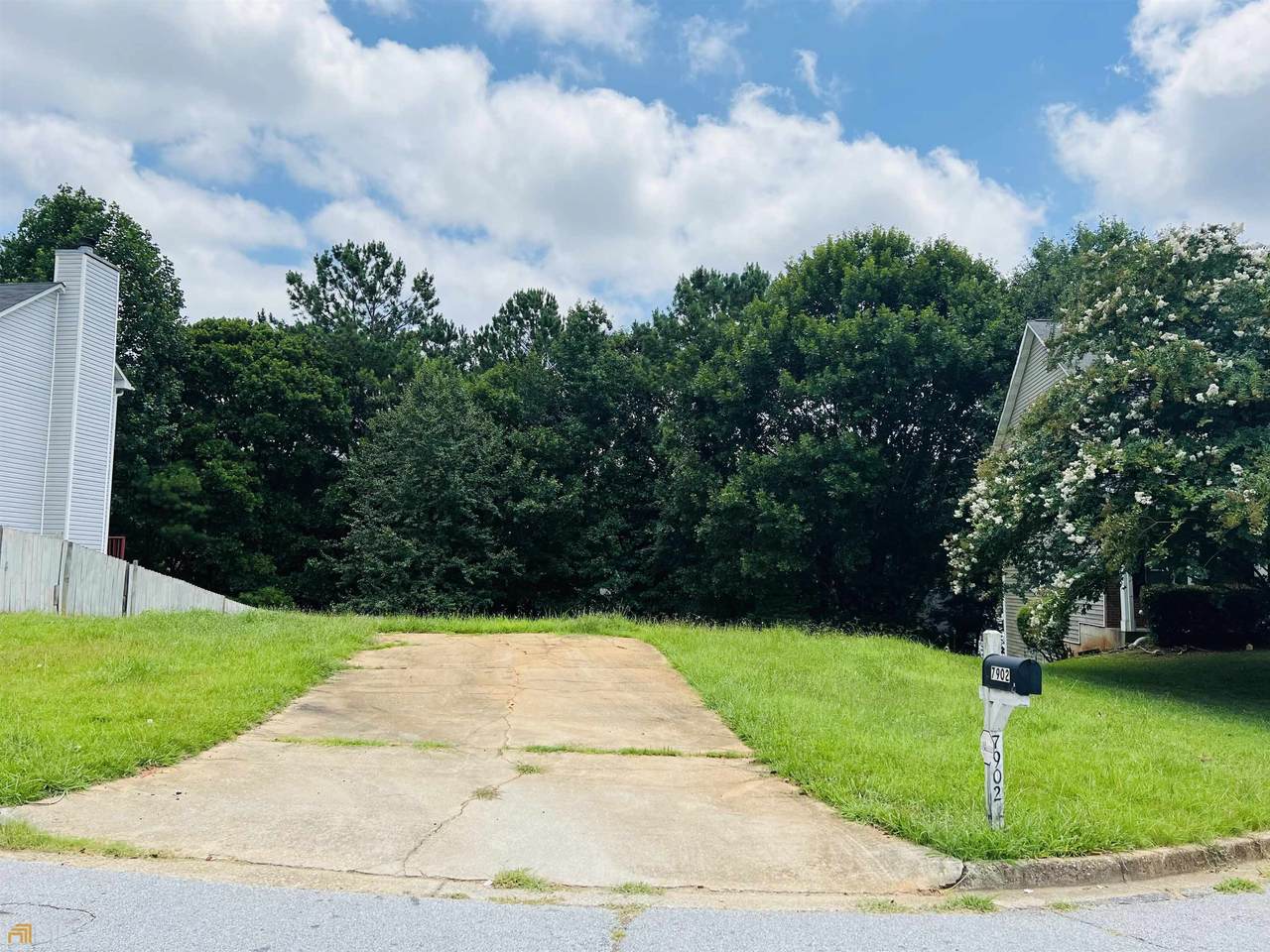 7902 Shore Circle - Photo 1