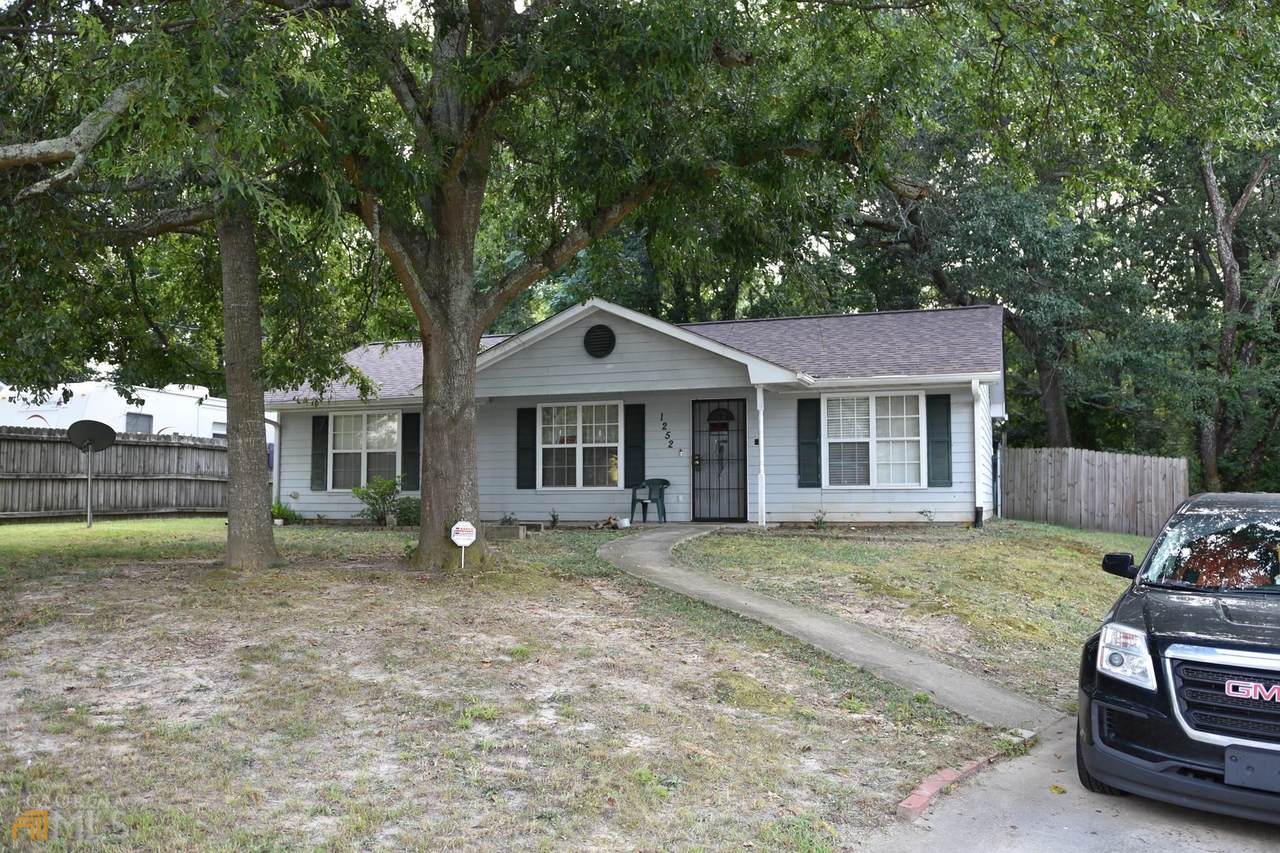1252 Lakeview Drive - Photo 1