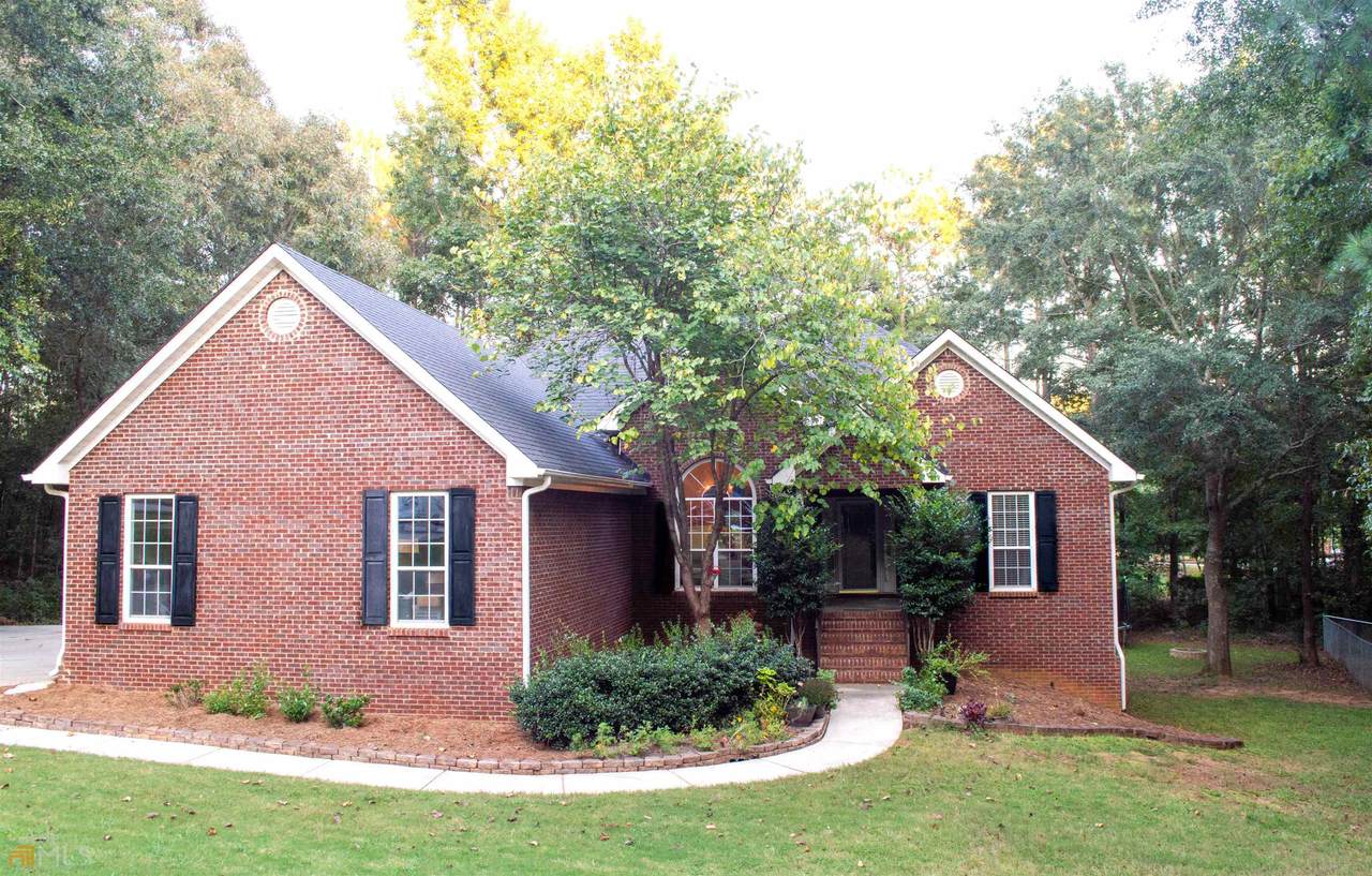 1211 Maplewood Circle - Photo 1