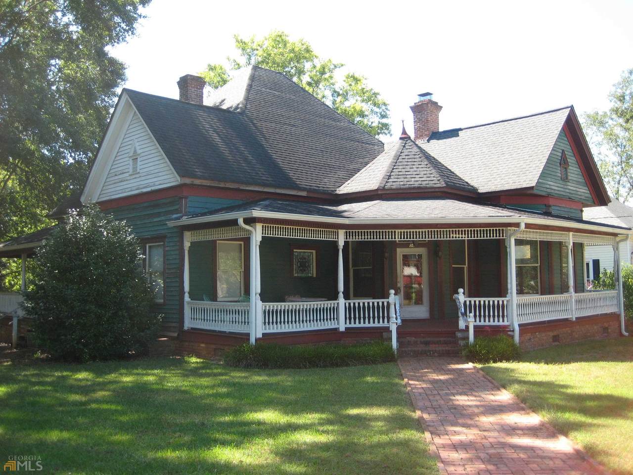 56 Brown Avenue - Photo 1