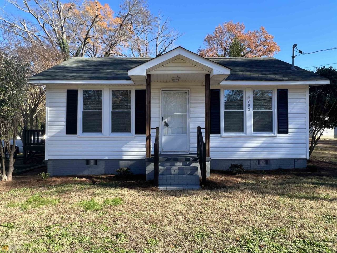 2021 Maple Avenue - Photo 1