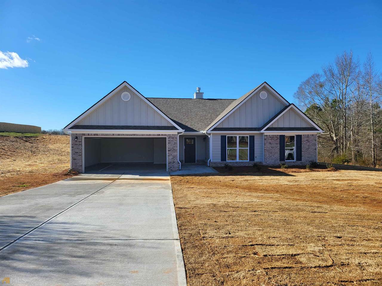 327 Skyview Drive - Photo 1