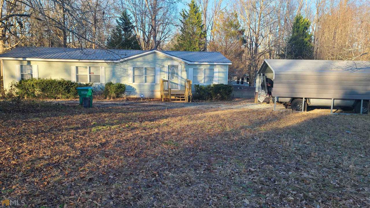 205 Sherwood Circle - Photo 1