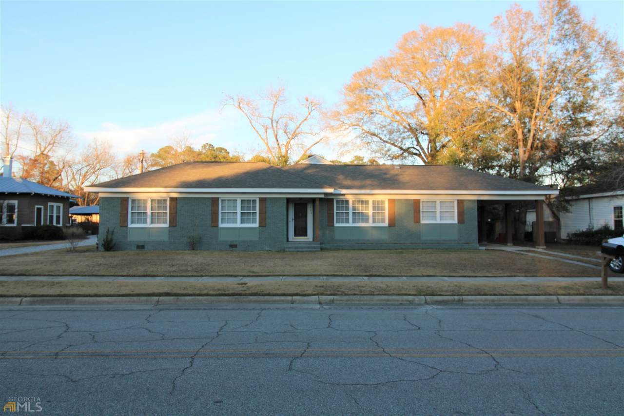 204 Lee Street - Photo 1