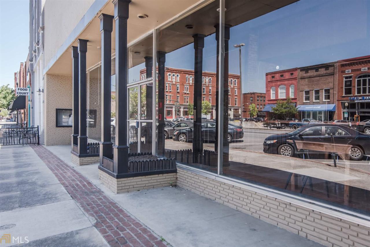 110 Broad St - Photo 1