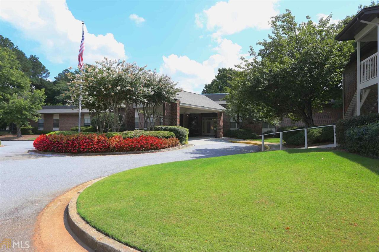 475 Mt Vernon Hwy - Photo 1