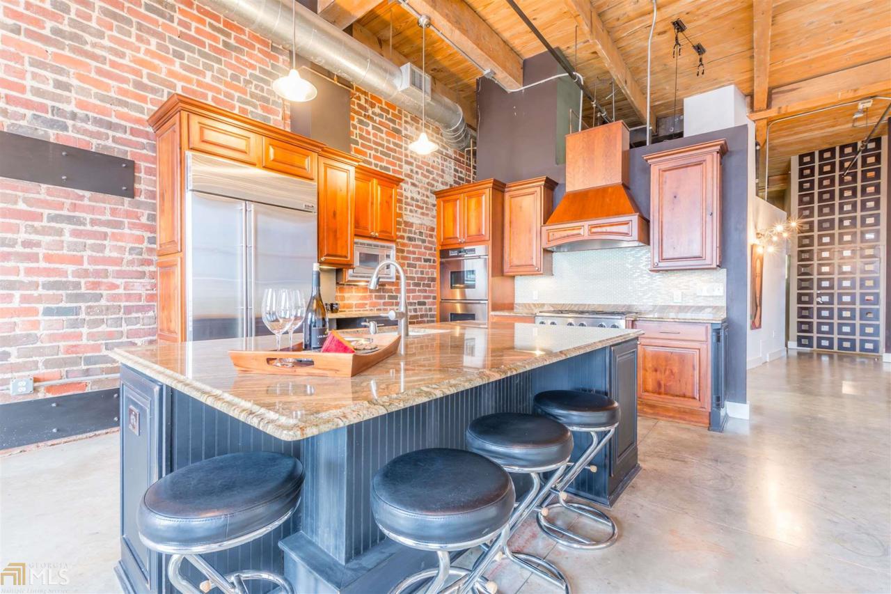 204 Walker St - Photo 1