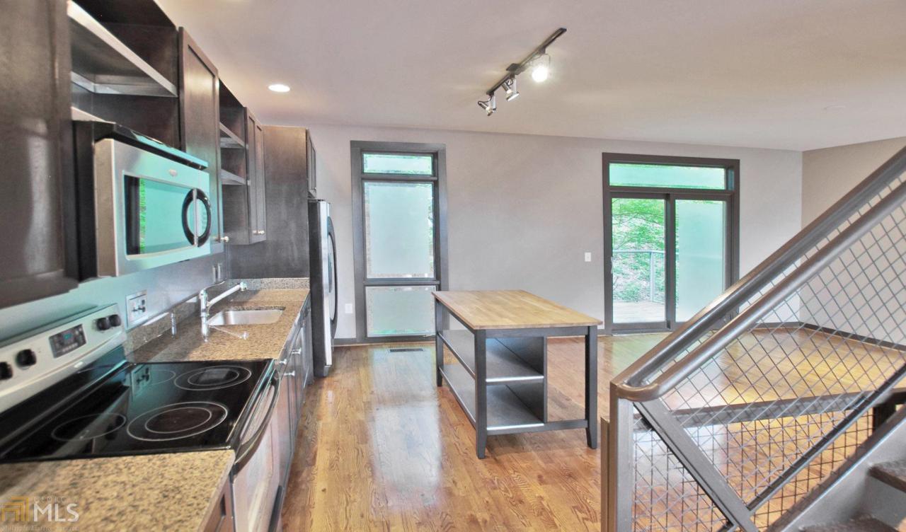 1366 Stirling Cir - Photo 1