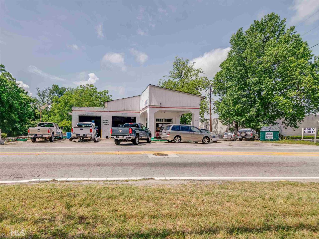 1020 Green St - Photo 1