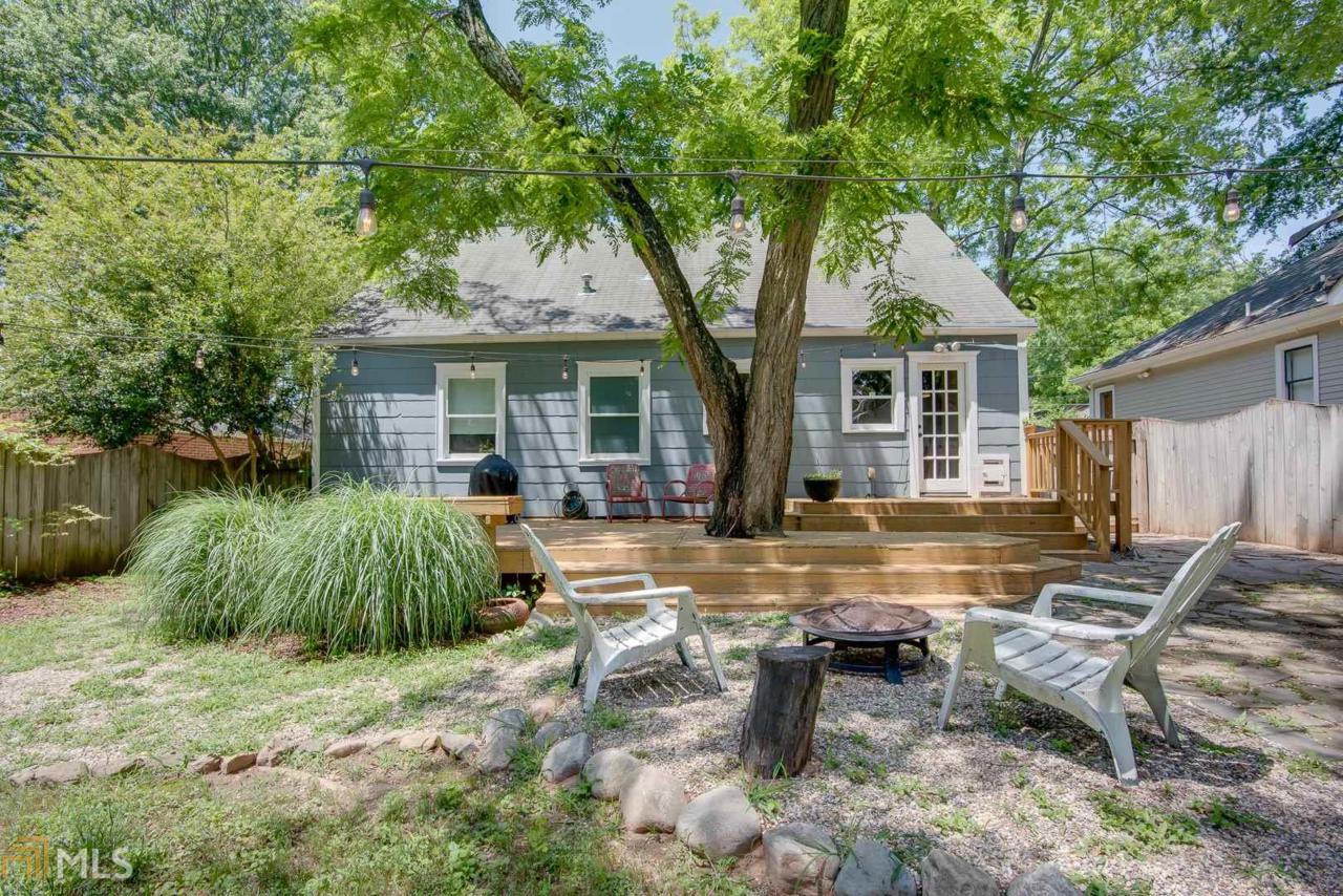 74 Bates Ave - Photo 1