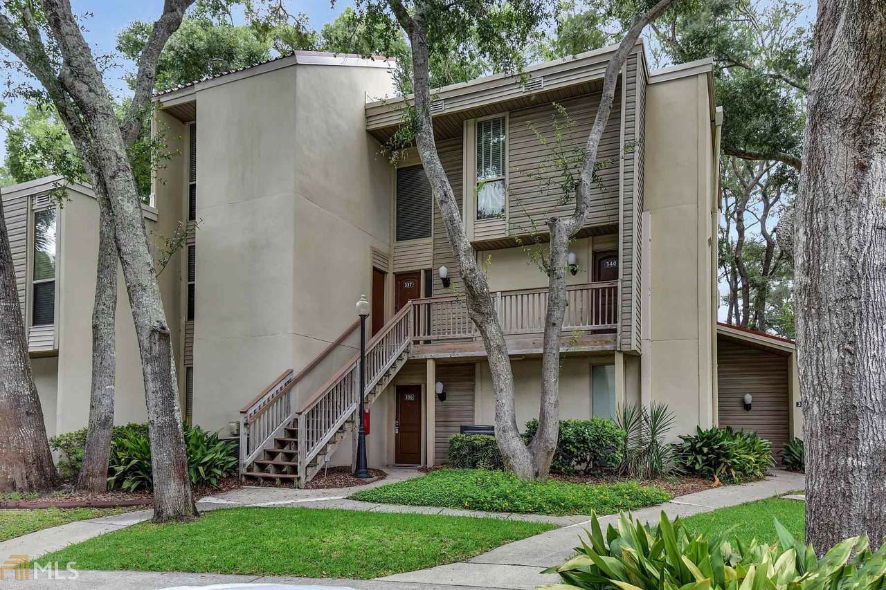 1175 Beachview Dr - Photo 1
