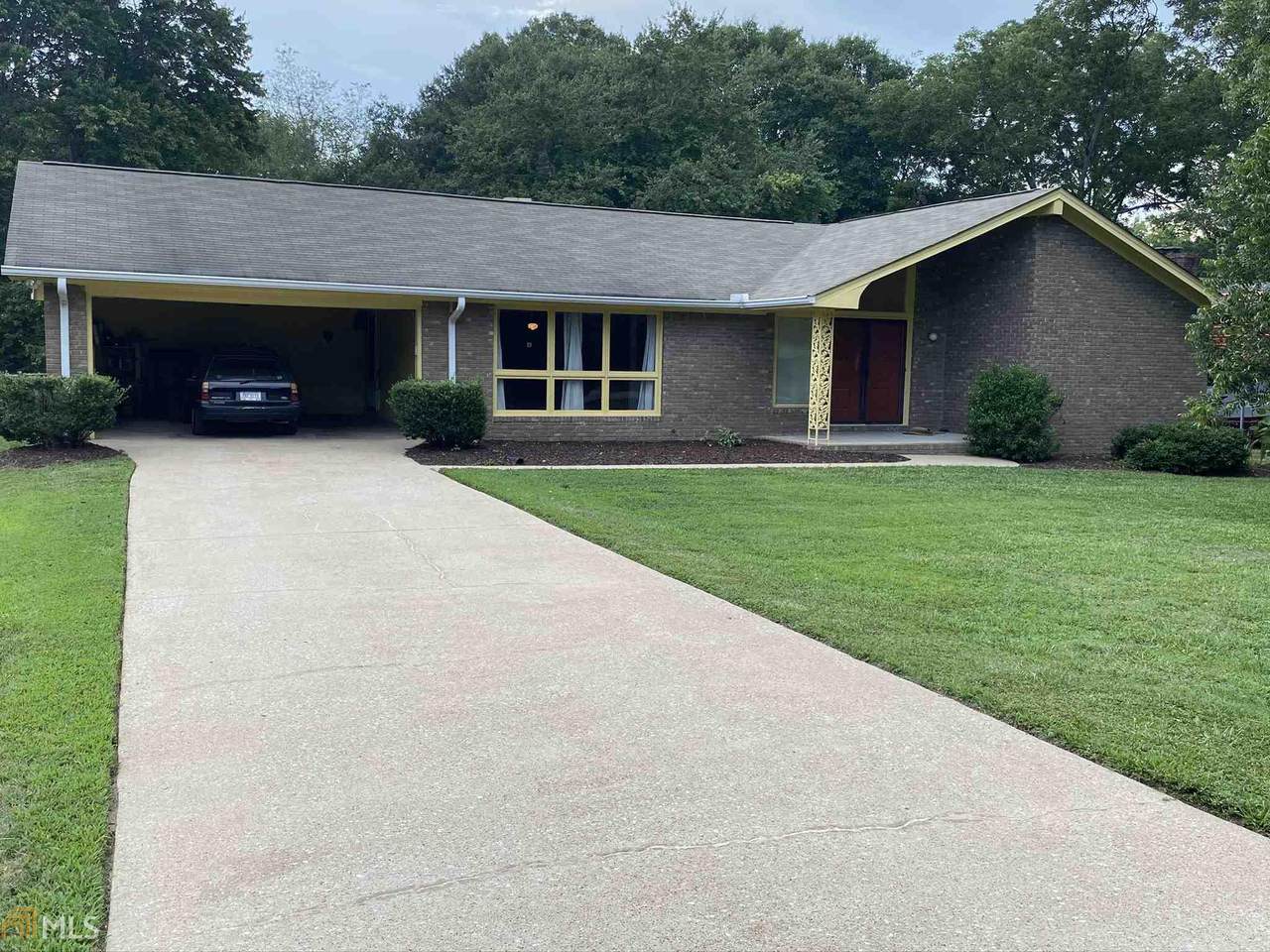 303 Orchard Way - Photo 1