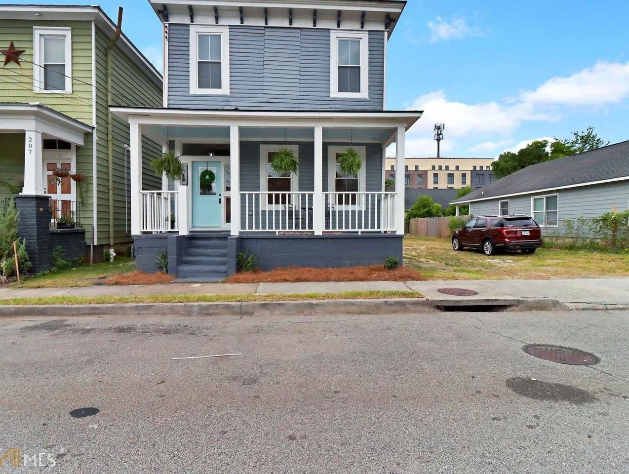 209 43Rd - Photo 1