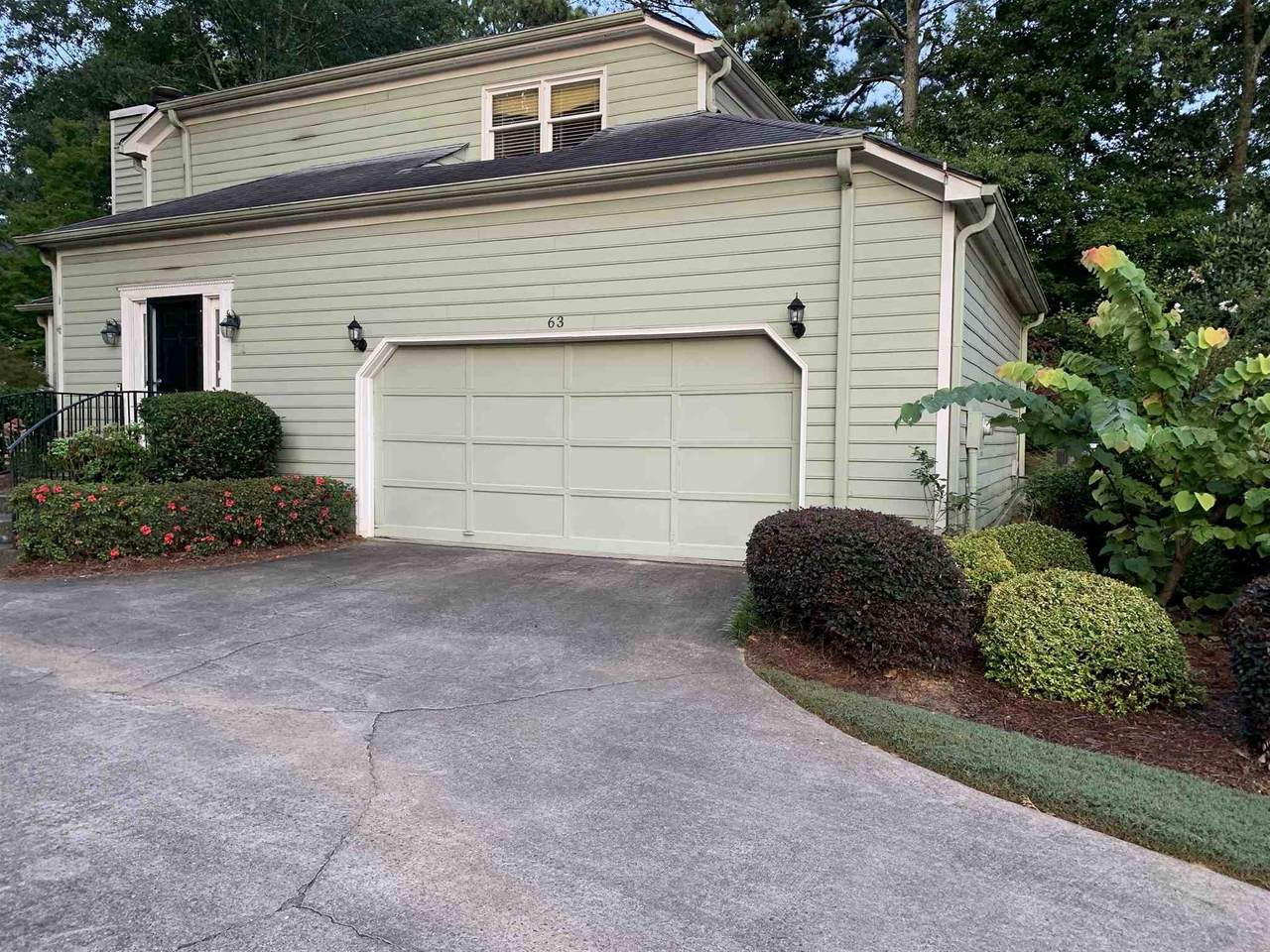 63 Jessica Pl - Photo 1