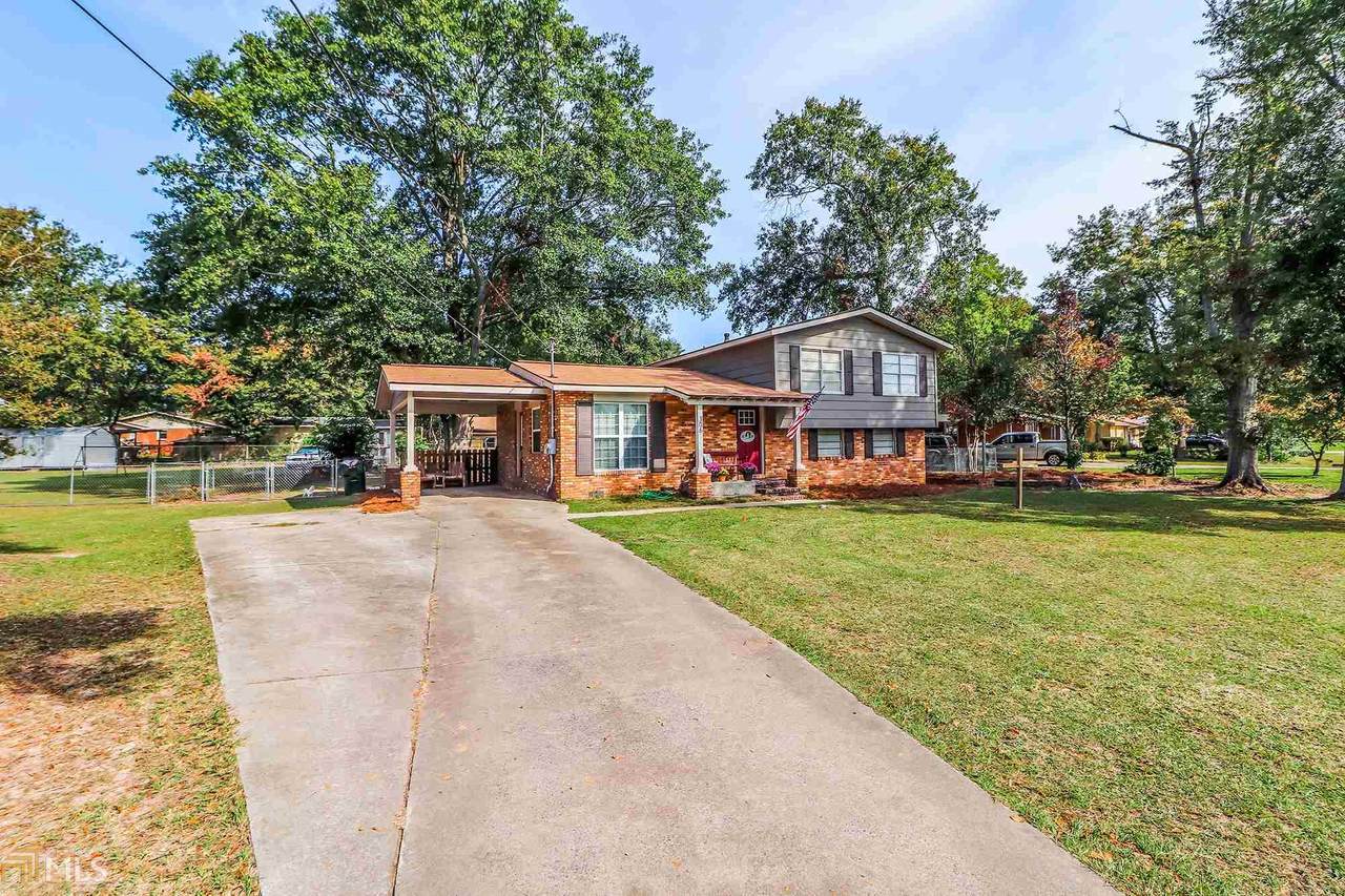 306 Woodlawn Ave - Photo 1