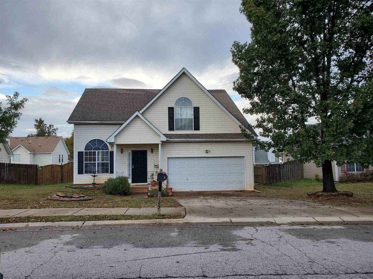 725 Compton Ln - Photo 1
