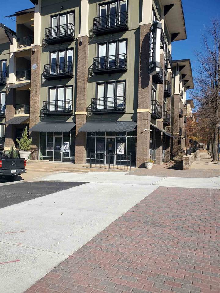 5300 Peachtree Rd - Photo 1