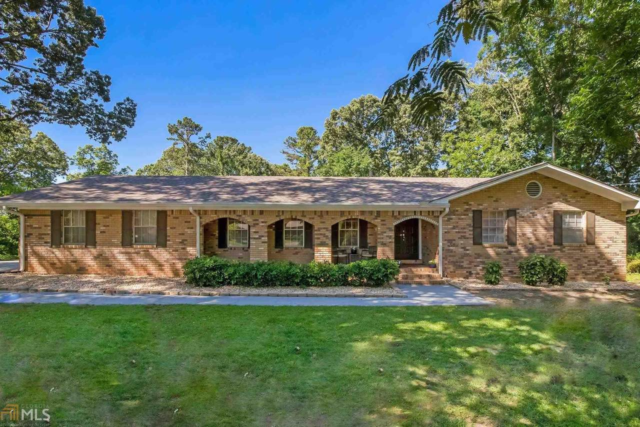1556 Adrian Dr - Photo 1