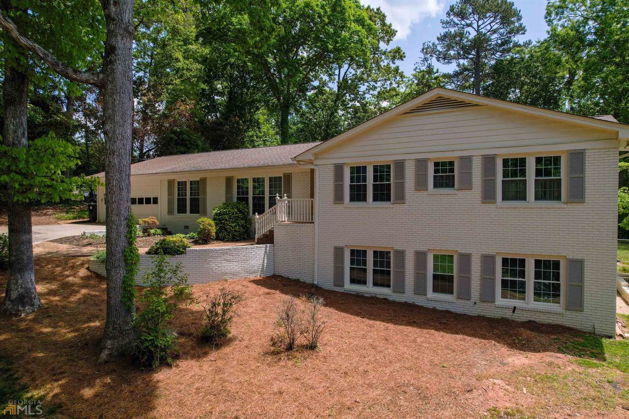 205 Club Drive - Photo 1