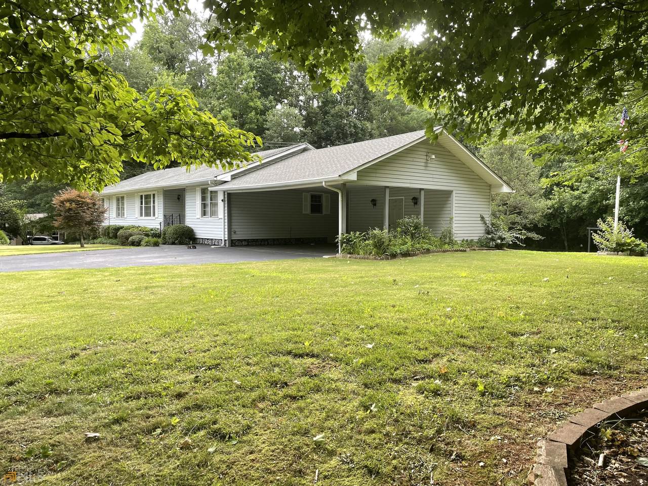 860 White Oak Drive - Photo 1