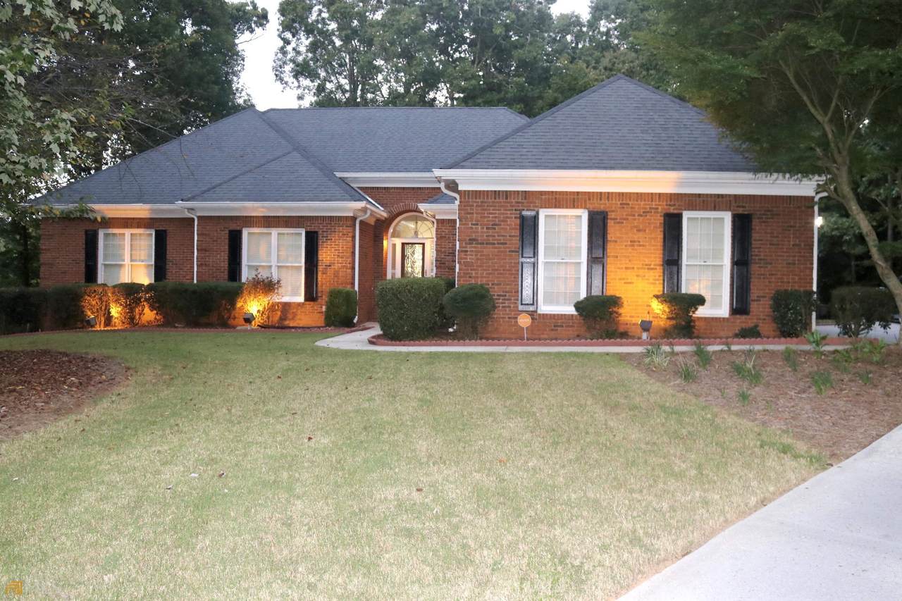 1105 Oxford Drive - Photo 1