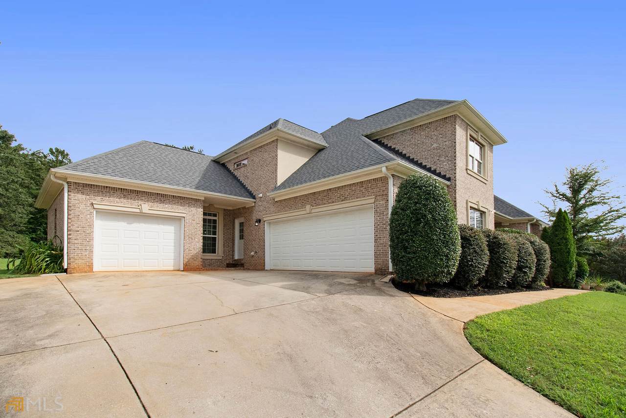 747 Alberta Drive - Photo 1